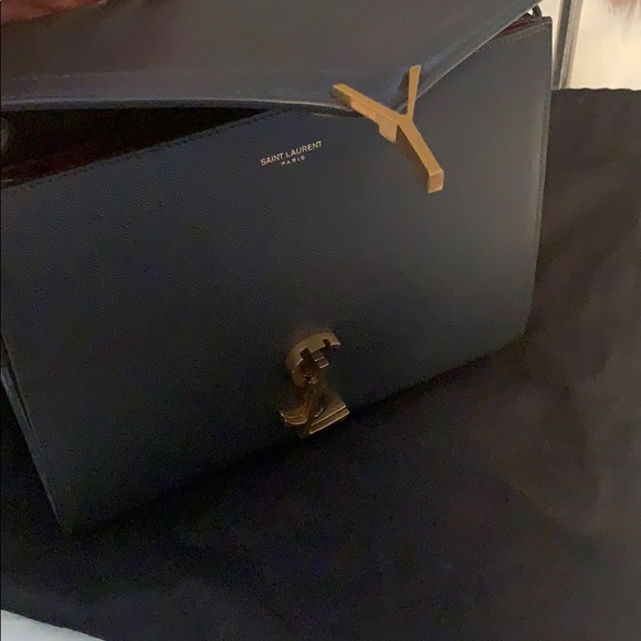 2️⃣0️⃣0️⃣0️⃣ 🚨‼️ Ysl Cassandra purse - Picture 4 of 6